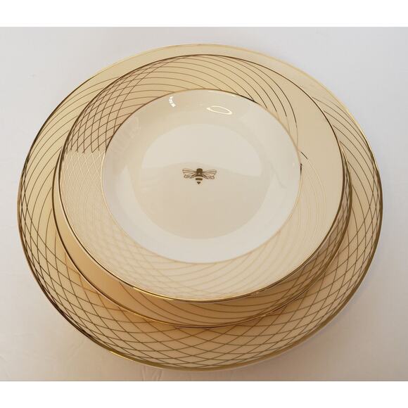 Mary Kay Golden Anniversary Bumble Bee 3 Piece Place Setting 2 Plates 1 Bowl - Picture 1 of 12